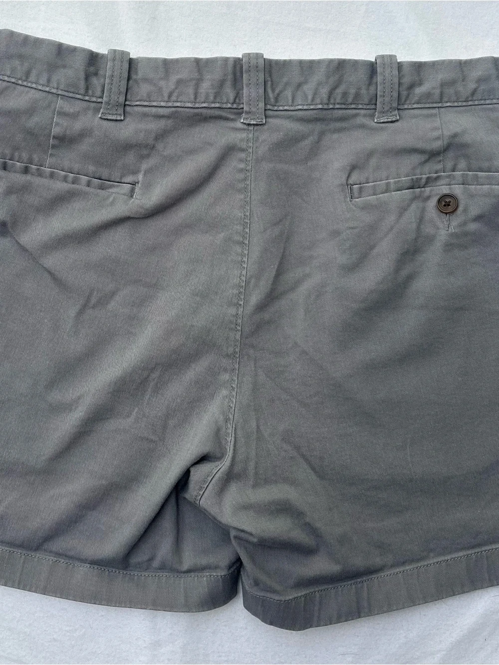 J. Crew Men’s Slate Gray Flat-Front Chino Shorts